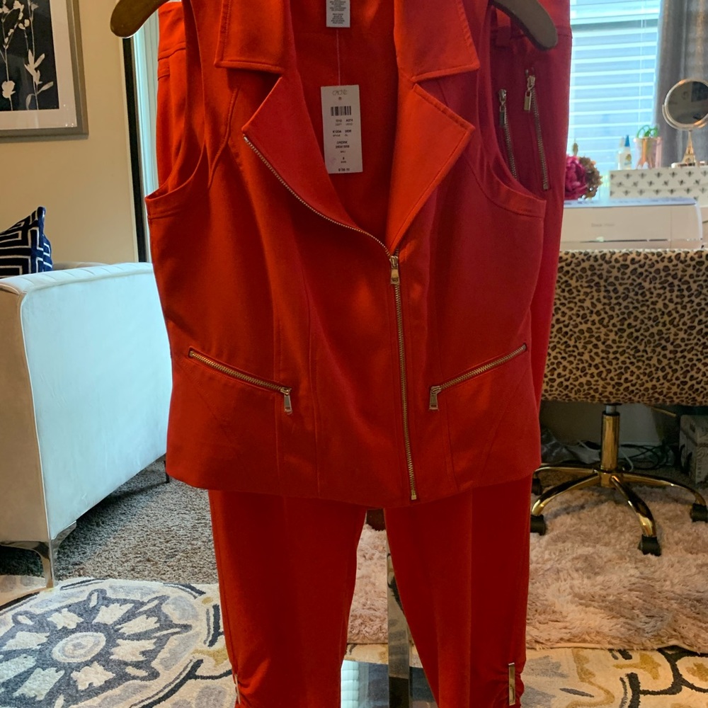 Pants suit